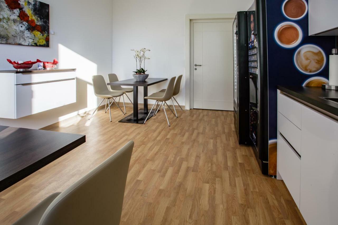 Health Vital Comfort Guestrooms Wels Extérieur photo